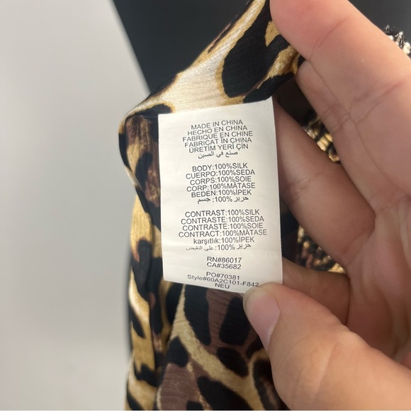 Y2k Bebe Halter leopard print 100% silk sleeveless top with ruched waist small - Picture 5 of 6